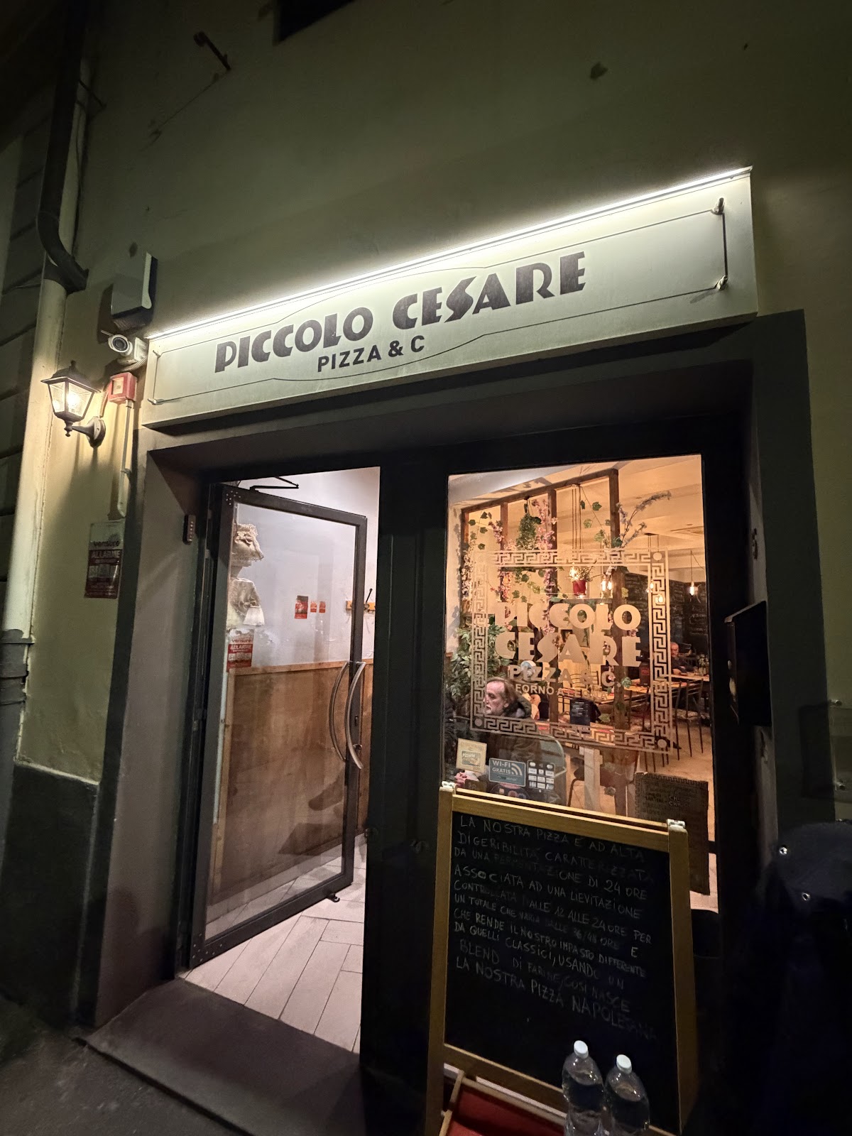 Pizzeria napoletana Piccolo Cesare Pizza NAPOLETANA - 9